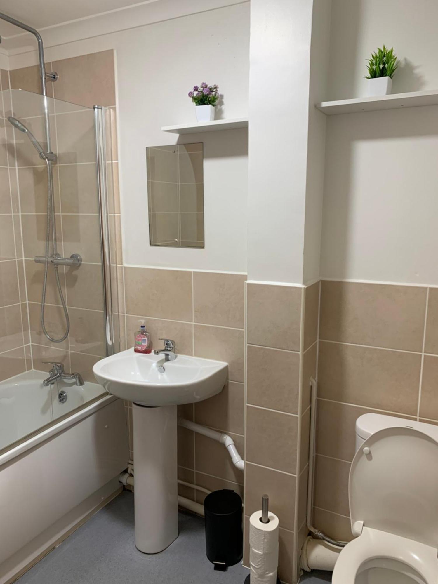 Apartment 1 Bedroom Flat With Free Parking Bromley