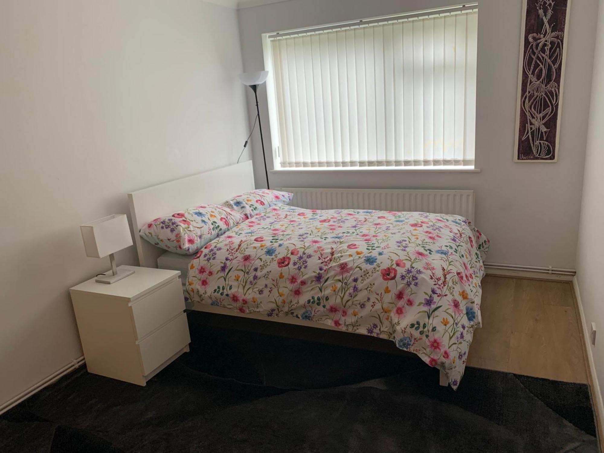 Apartment 1 Bedroom Flat With Free Parking *